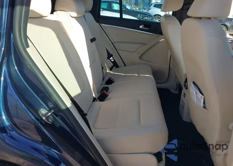 2016 Volkswagen Tiguan R-Line from USA, damaged, VIN WVGAV7AX7GW014264